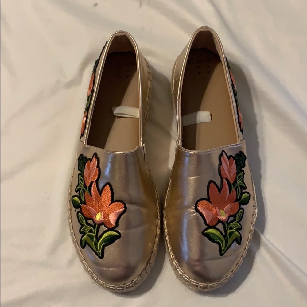 Women’s shoes